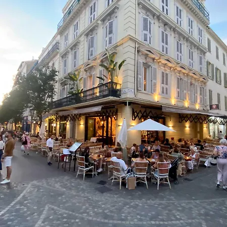 Totolulu Blue Corner Cannes